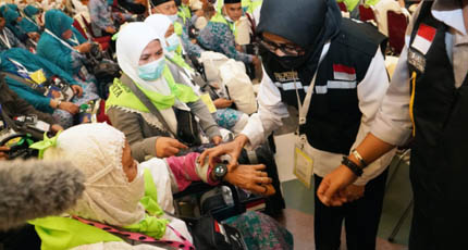 Kemenkes Manfaatkan Aplikasi dan Wristband Untuk Pantau Jemaah Haji Risiko Tinggi