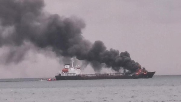 Kapal MT Kristin Surabaya Pengangkut Pertalite Terbakar di Pantai Ampenan, Tiga ABK Tewas