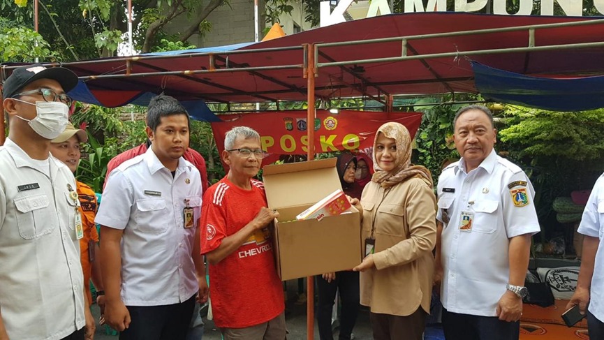 BPJS Ketenagakerjaan Jakarta Mangga Dua Bantu Ringankan Korban Kebakaran Pademangan Barat 