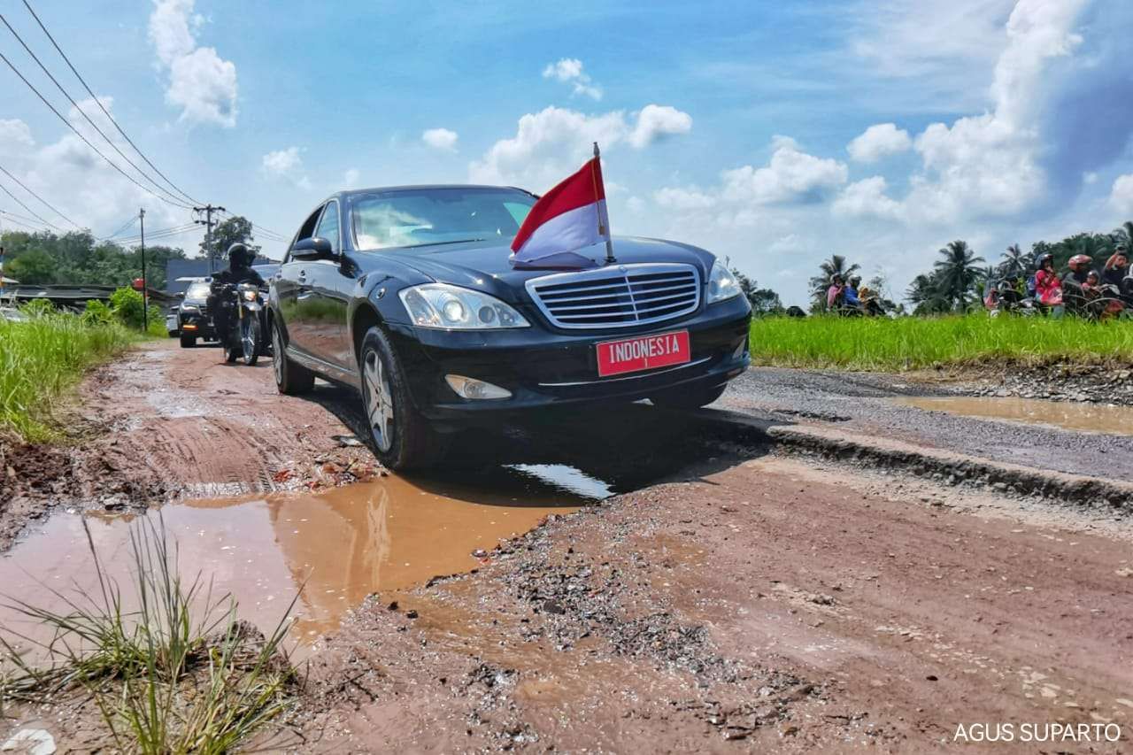 Pemerintah Pusat Ambilalih Perbaikan Jalan Yang Rusak Parah di Lampung