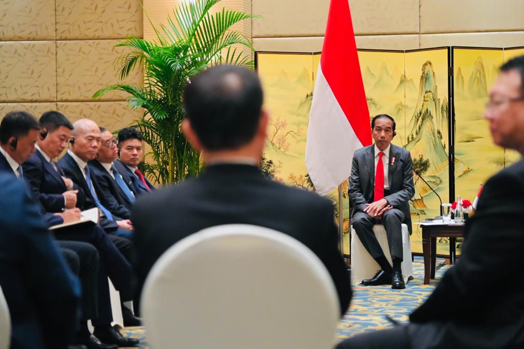 Presiden Jokowi Janji Tampung dan Tuntaskan Keluhan Investor China di Indonesia