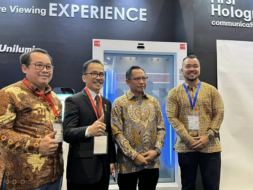 V2 Indonesia Hadirkan Platform Komunikasi Hologram di Pameran Teknologi Terpadu - ITE 2023