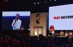 Di Hadapan 16 Ribu Relawan, Jokowi Sampaikan Presiden 2024 Harus yang Berani!
