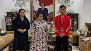 Di KPU, Gibran Diikuti Sang Adik Kaesang Hampiri dan Salami Ketua Umum PDIP Megawati