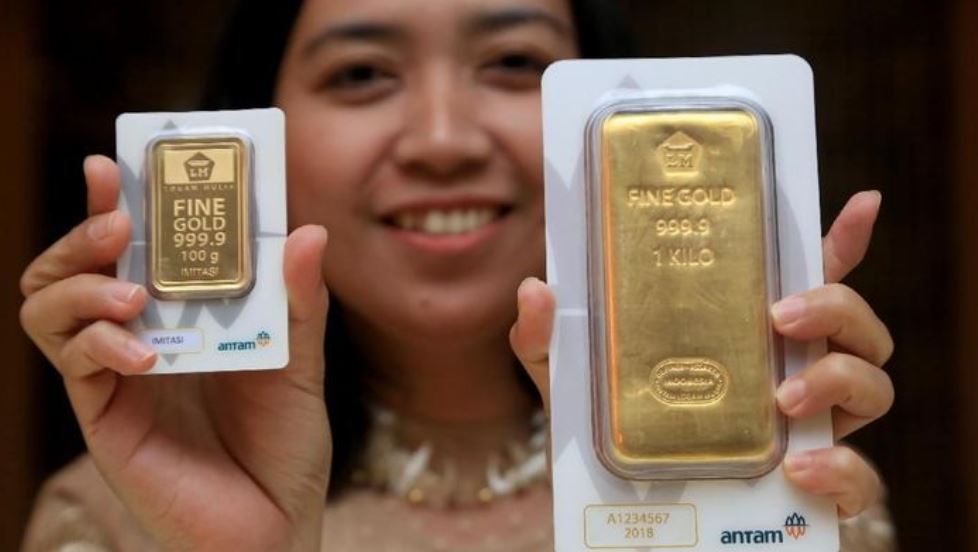 Harga Emas Antam Hari Ini Melambung Rp25.000 per Gram