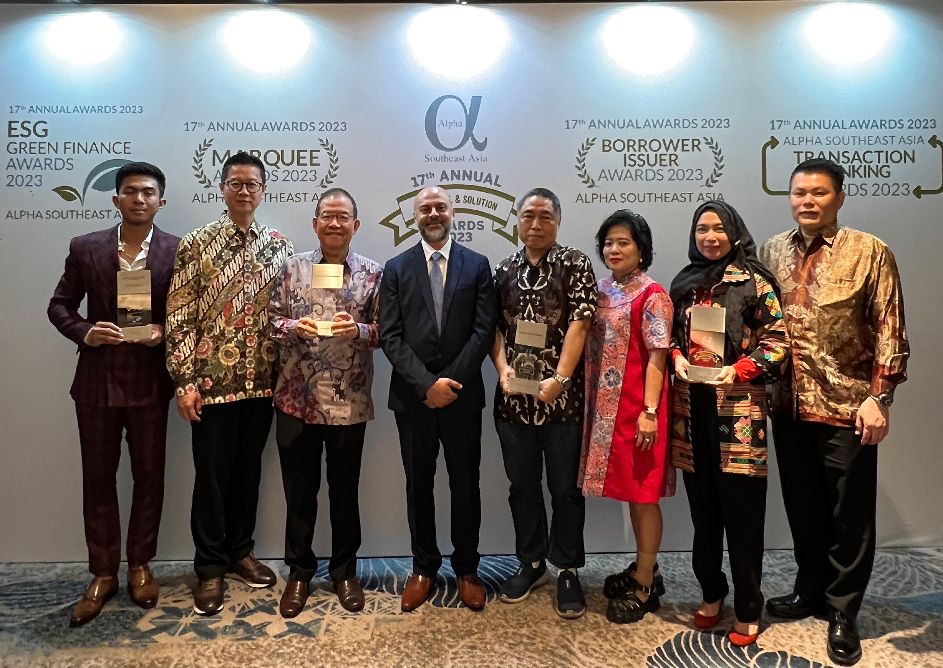 Gandeng Sucor Sekuritas, Hillcon dan OKI Pulp Raih Penghargaan dari Alpha Southeast Asia
