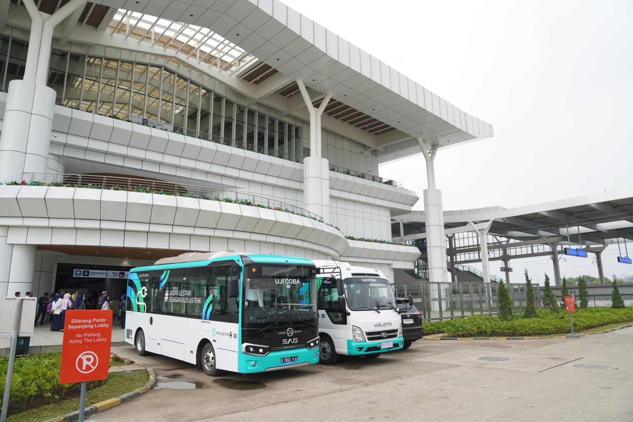 Kolaborasi dengan Dishub Jabar, KCIC Hadirkan BRT Bus Listrik