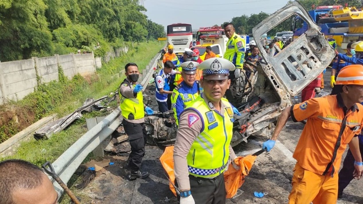Kecelakaan Maut di KM 58 Tol Cikampek, 12 Korban Tewas Terbakar