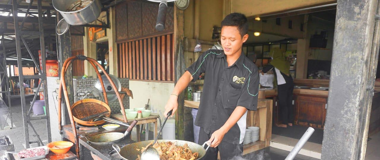 Nasabah KUR BRI, Sate Klathak Pak Pong Primadona Wisata Kuliner Yogya