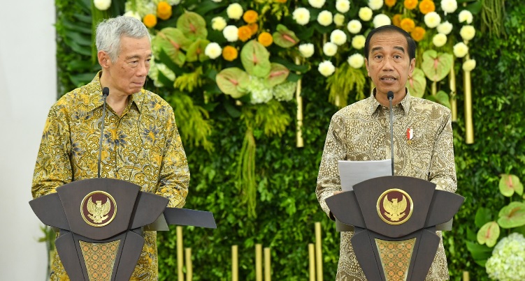 Jokowi - PM Lee Bahas Perjanjian Ekstradisi Hingga Investasi di IKN
