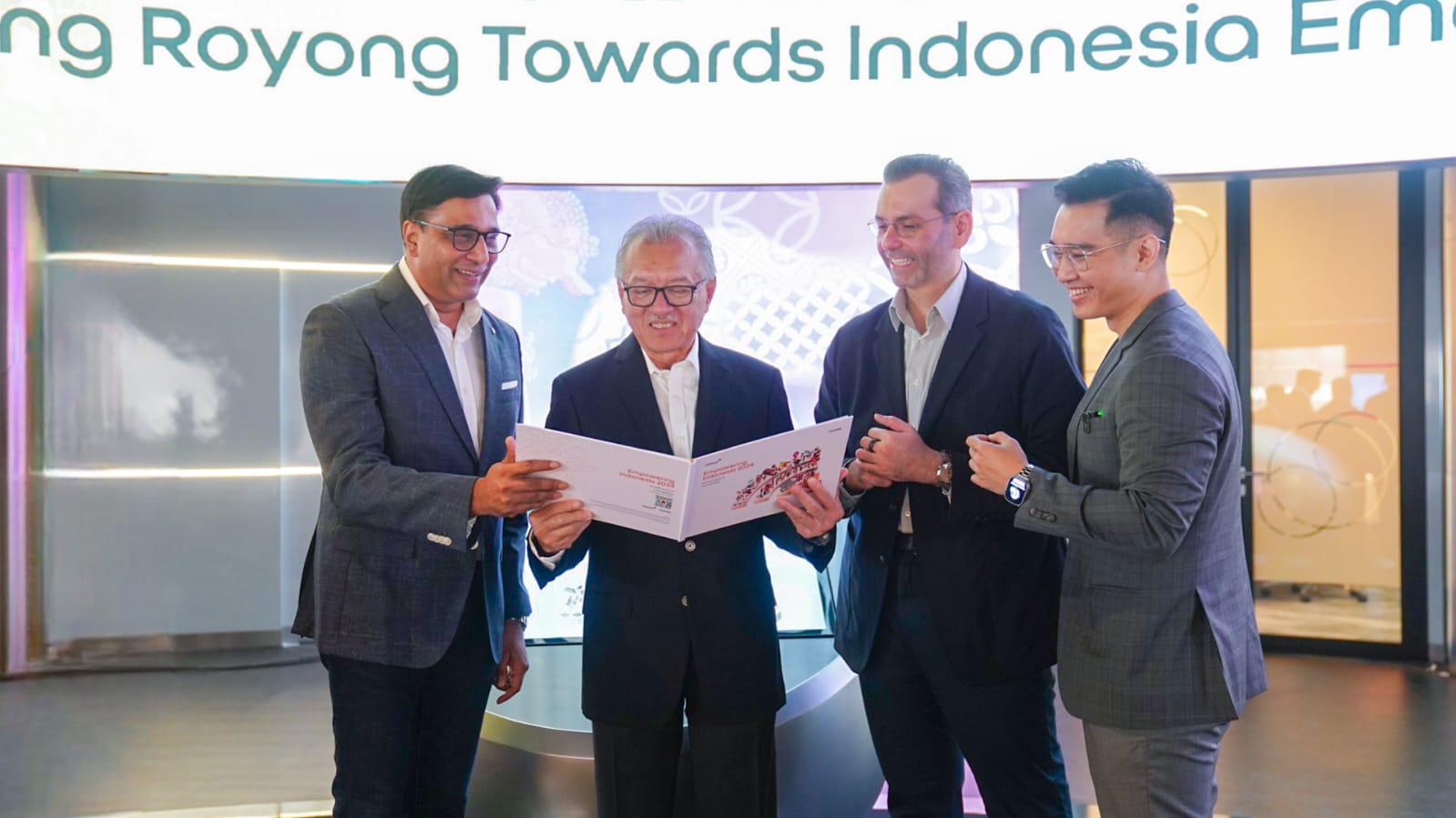 Indosat (ISAT) Luncurkan Empowering Indonesia Report 2024