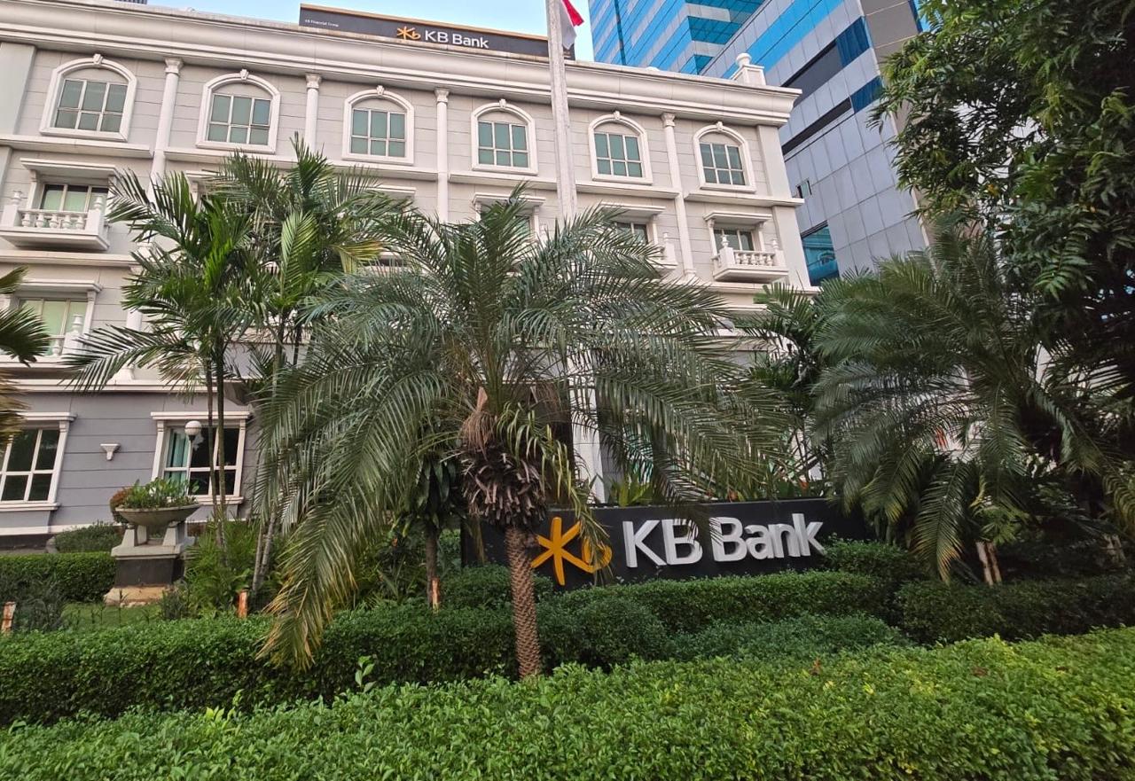 Peringkat Setara Sovereign Credit Rating dari Fitch Untuk KB Bank