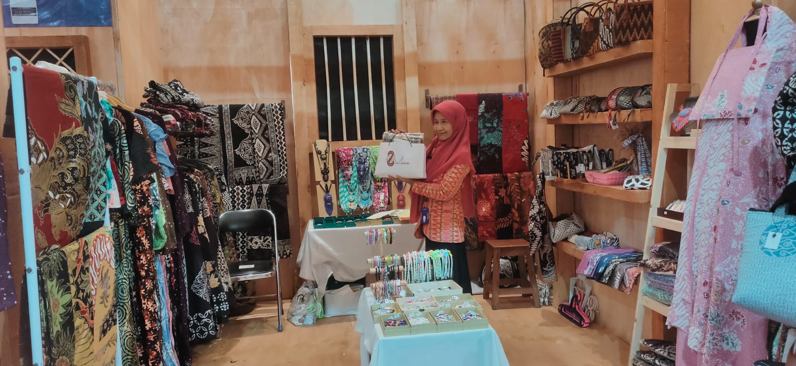 Manfaatkan KUR BRI, Ini Kisah Sukses Zialova Batik dari Pekalongan