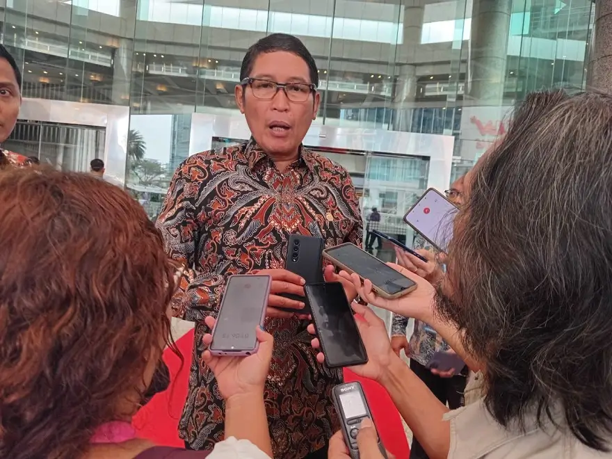 OJK Bakal Telisik Dugaan Insider Trading Saham FORU Dan KARW