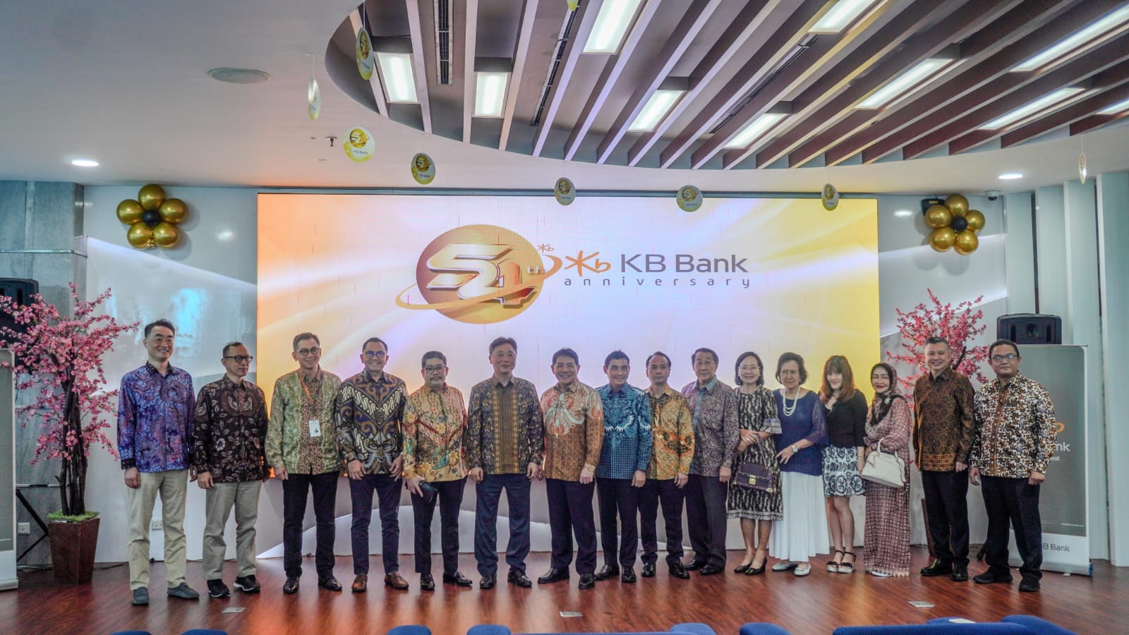 Rayakan HUT ke-54 Bersama Nasabah Setia, KB Bank Berbagi Kebahagiaan