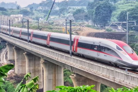 Whoosh dan LRT Jabodebek Beroperasi, Utang KAI Naik Jadi 56,5 Triliun