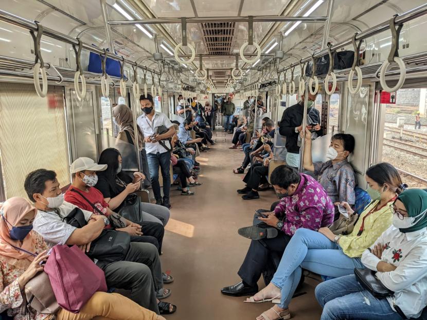 Pengguna Commuter Line Jabodetabek Dekati 1,15 Juta Orang per Hari