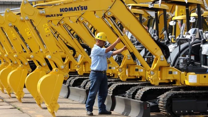 Pendapatan dan Laba United Tractors (UNTR) Kompak Turun di Kuartal II