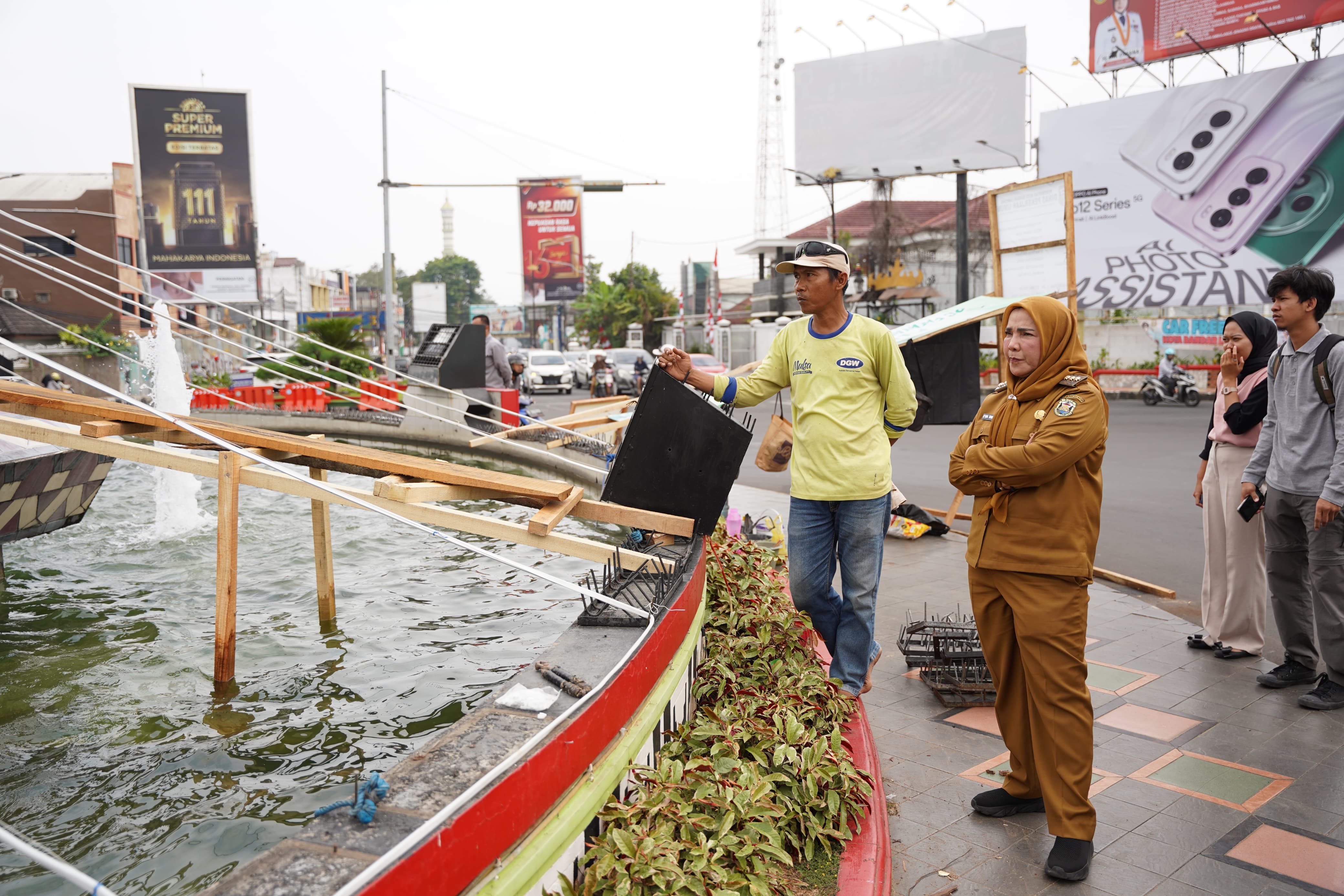 Peduli Peningkatan Kualitas SDM, Bunda Eva Bangun GOR dan Sekolah