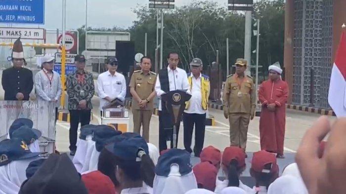 Dari Simalungun Presiden Resmikan Jalan Tol yang Habiskan Dana Rp17,6T