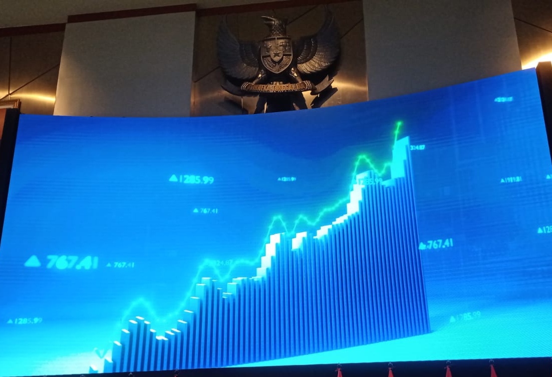 IHSG Ditutup Rekor Baru Lagi di Level 7.905, Sektor Ini Pendorongnya