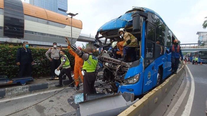 Transjakarta Kecelakaan Beruntun di Jakarta Timur, 2 Orang Tewas