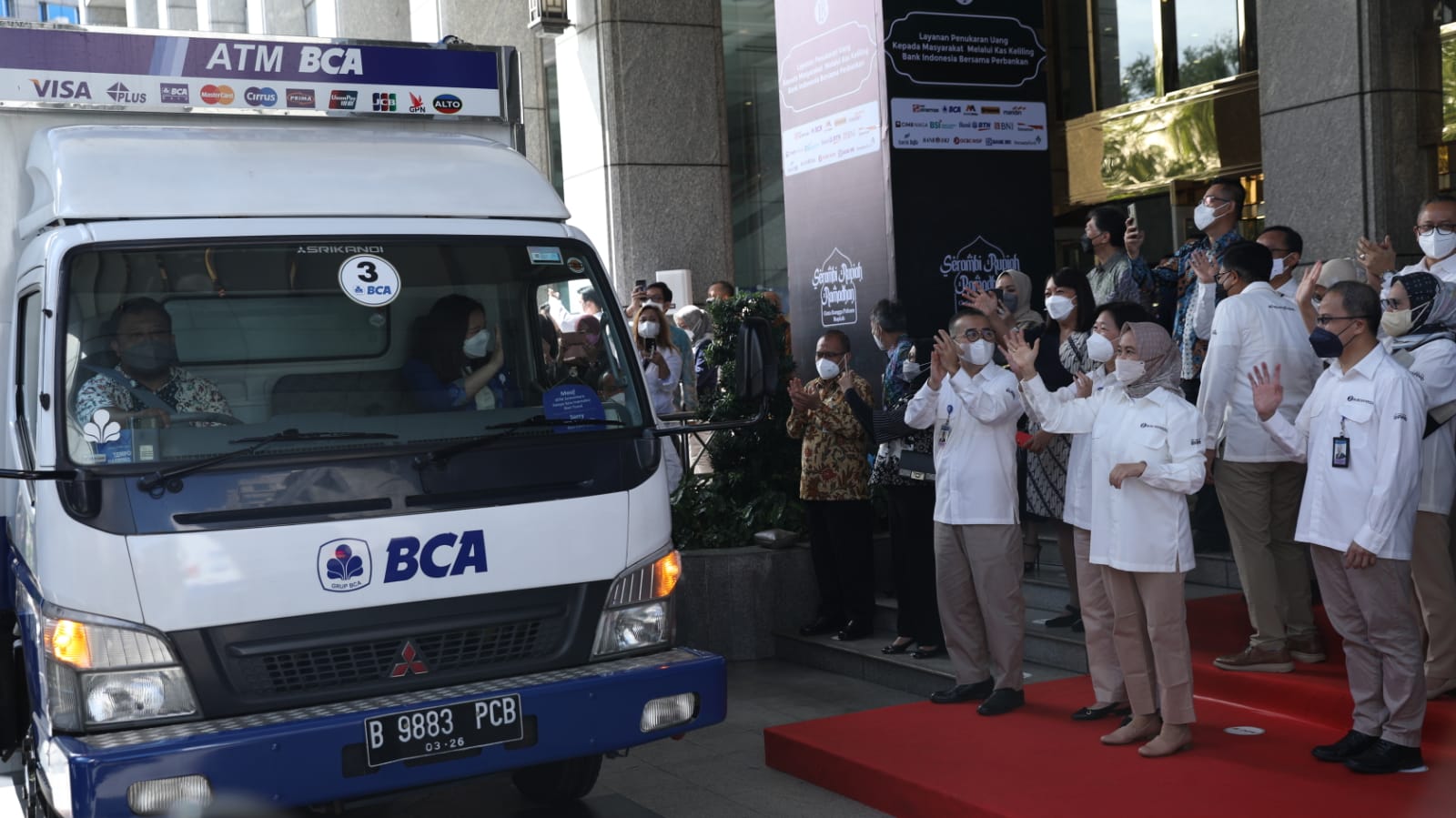 Partisipasi BCA dalam Seremoni Peluncuran Mobil Kas Serambi Rupiah Ramadan