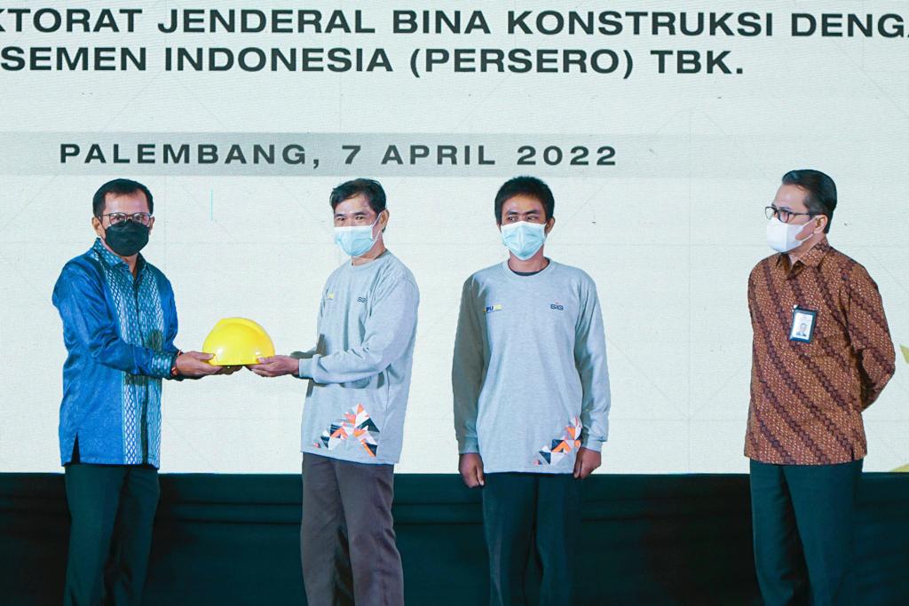 Semen Indonesia - Kementerian PUPR Bersinergi Selenggarakan Pelatihan Tenaga Konstruksi