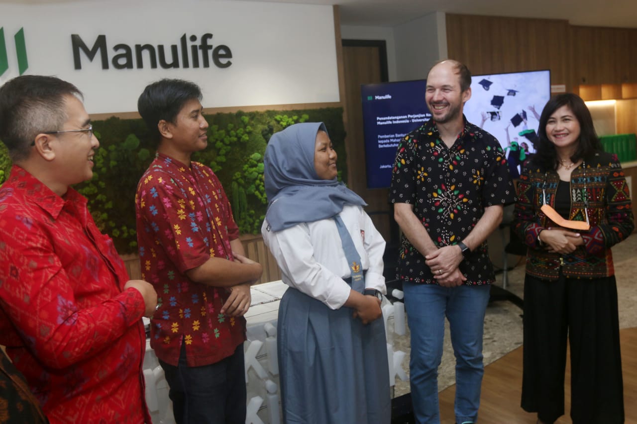 Manulife Indonesia Beri Beasiswa Pelajar Berkebutuhan Khusus melalui Universitas Terbuka