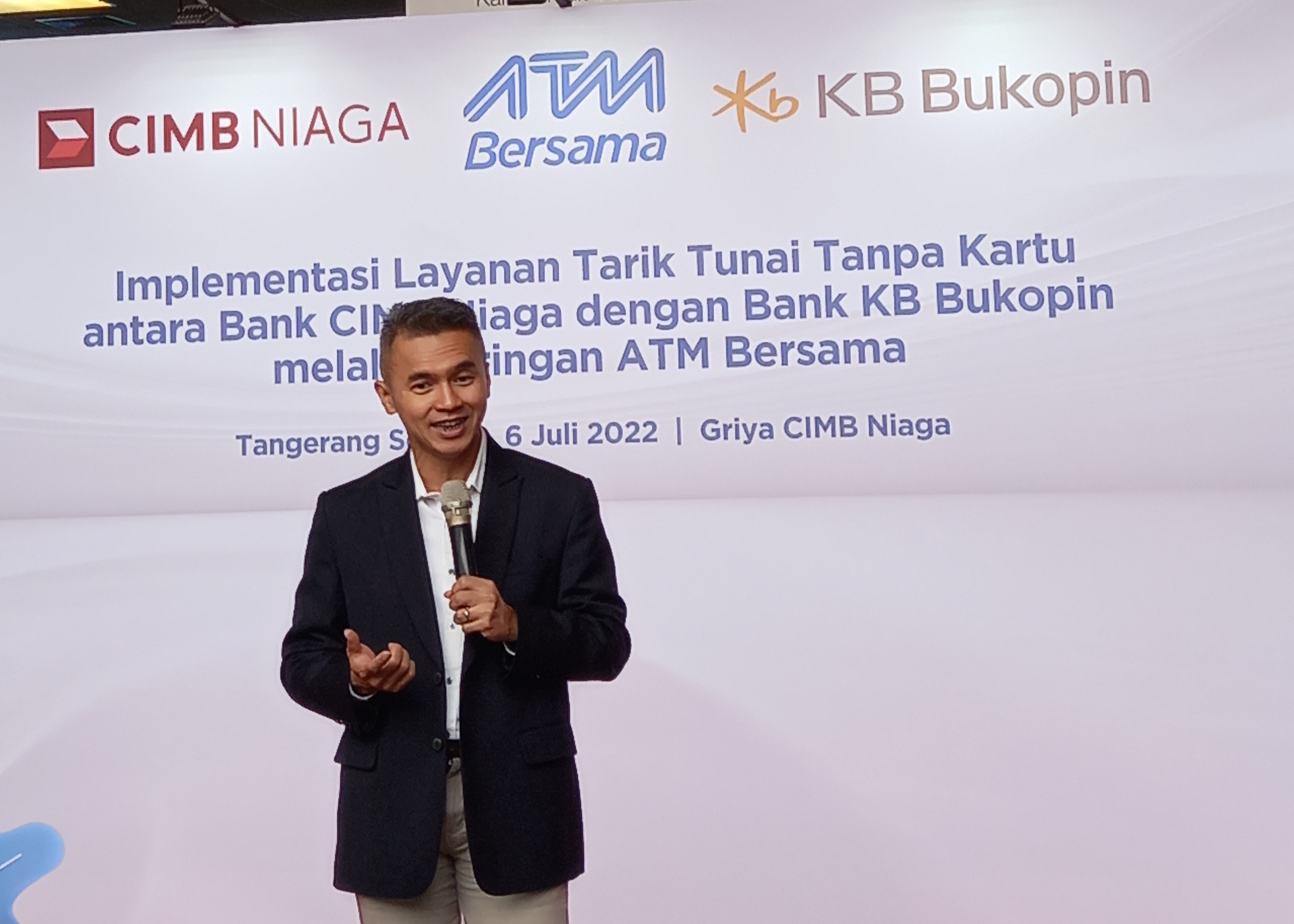 CIMB Niaga dan KB Bukopin (BBKP) Perluas Layanan Cardless Withdrawal di  ATM Bersama