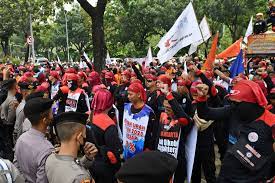 Anggap Timbulkan Dualisme, Kadin Indonesia akan Gugat Permenaker Upah Minimum 2023