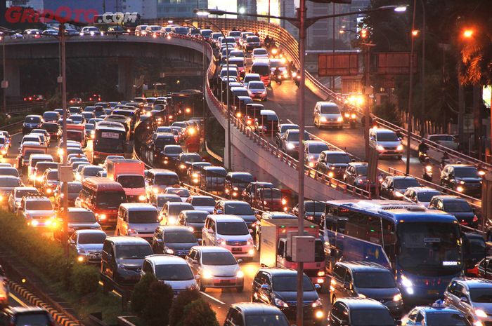 Stres Macet di Jalan untuk WFO, Ribuan Orang Tanda Tangan Petisi Kembalikan WFH