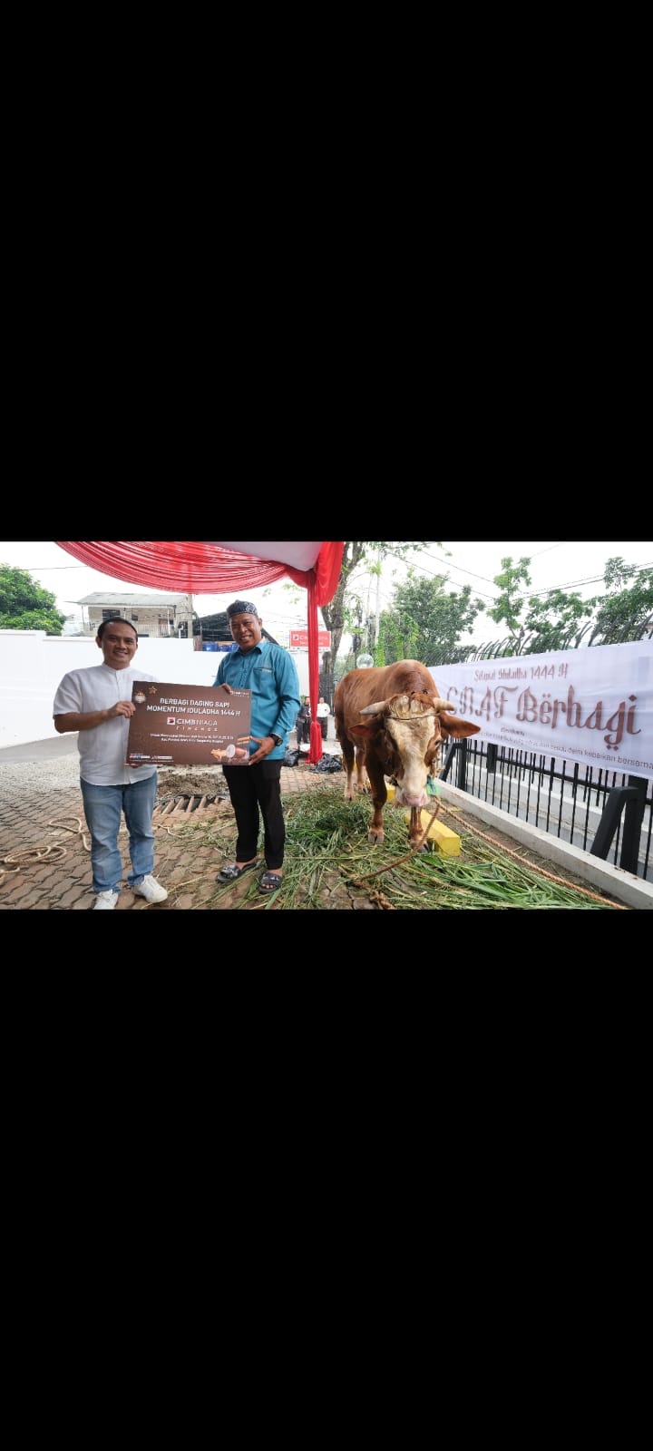 Momen Iduladha 2023, CIMB Niaga Finance Bagikan 1,6 Ton Paket Daging Sapi ke Warga