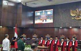Dilantik jadi Ketua, Sambil Nangis dalam Pidatonya Suhartoyo Janji Kembalikan Marwah MK
