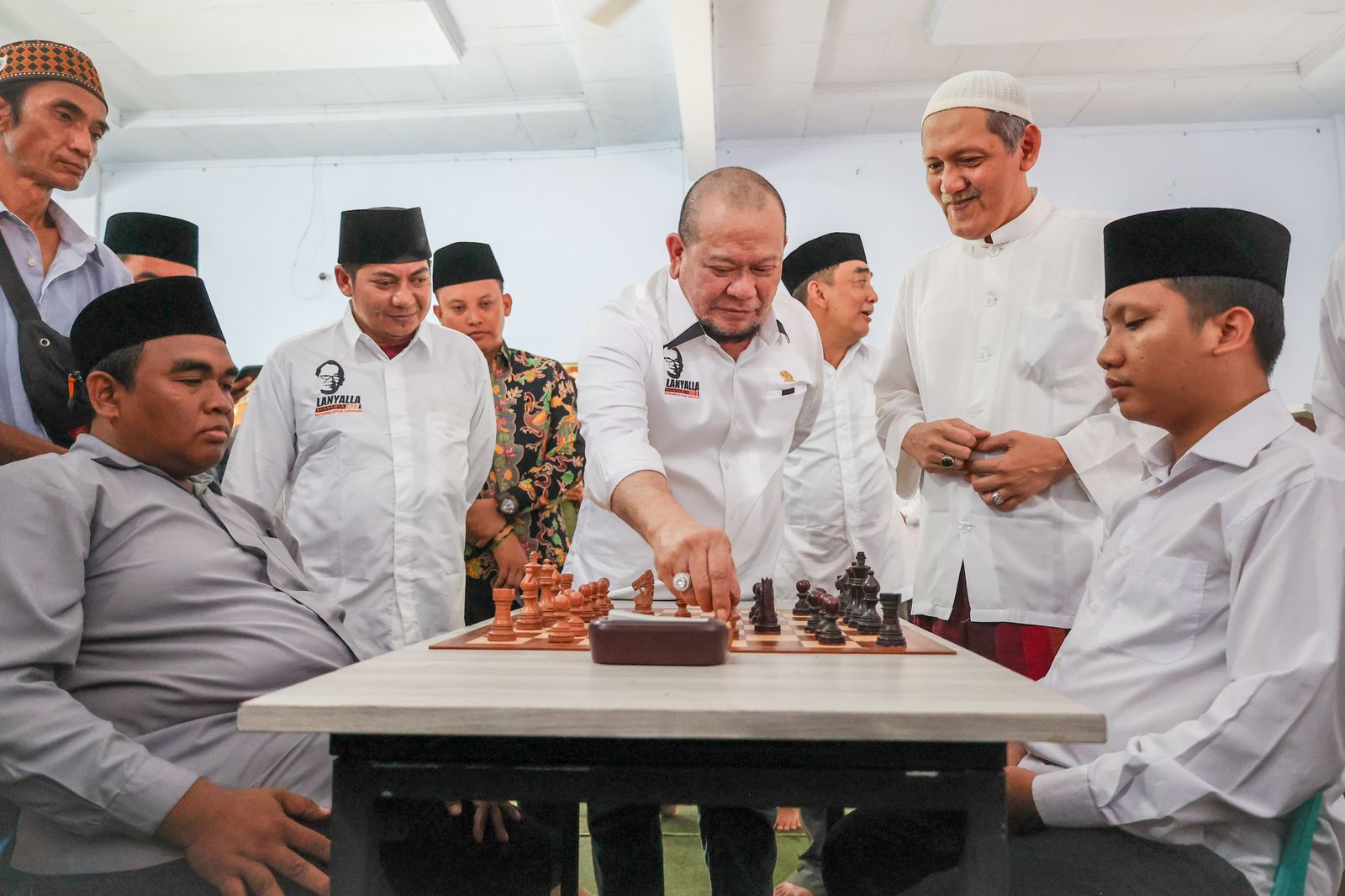 Buka Turnamen Catur Antarpesantren se-Madura, Ketua DPD RI Ulas Sejarah Islam 