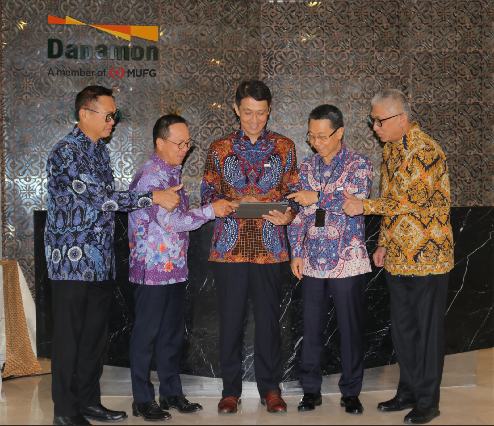 Kinerja Keuangan, Pertumbuhan Dobel Digit pada Funding dan Lending